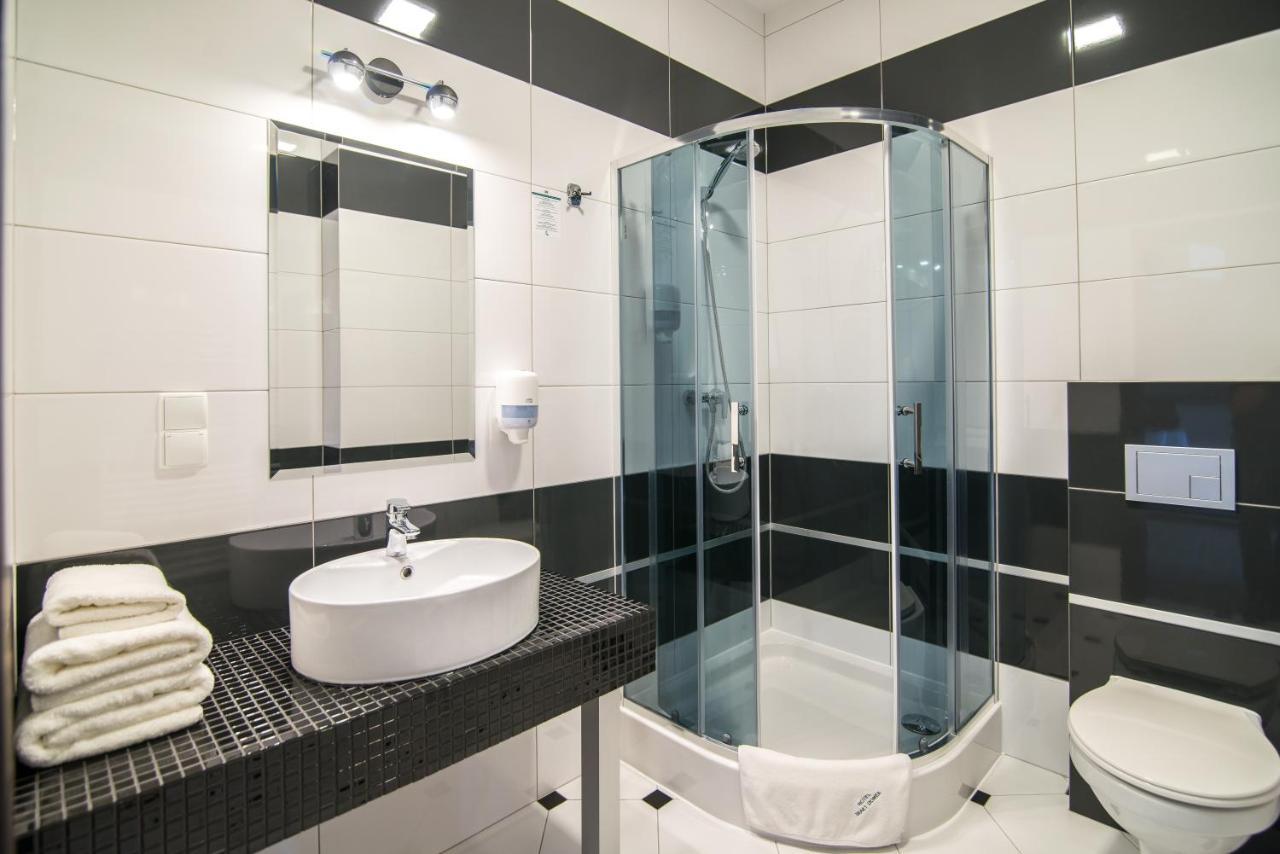 Hotel Bialy Domek Walcz Ngoại thất bức ảnh