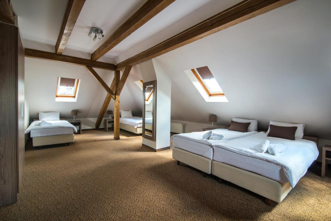 Hotel Bialy Domek Walcz Ngoại thất bức ảnh