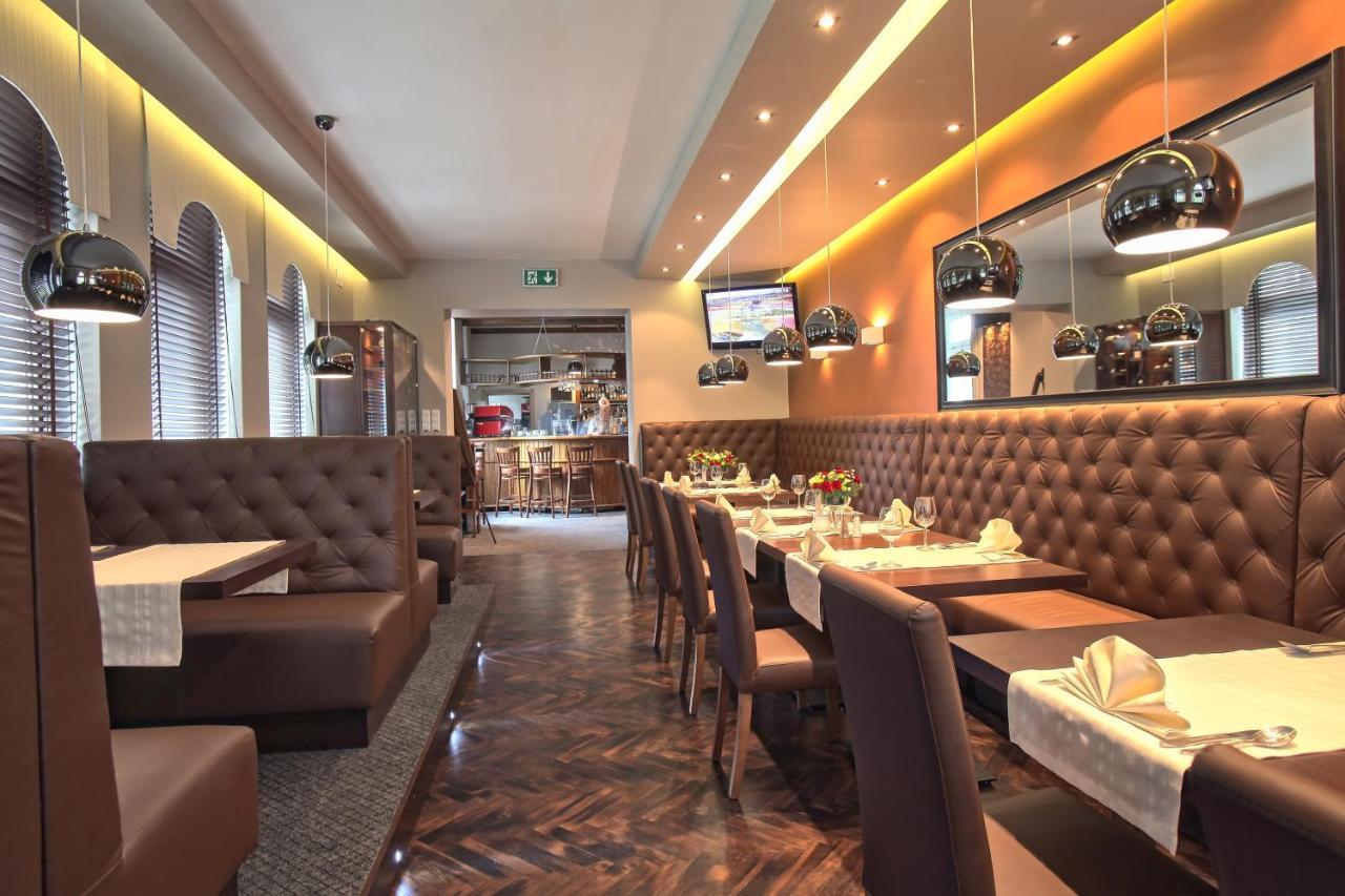 Hotel Bialy Domek Walcz Ngoại thất bức ảnh