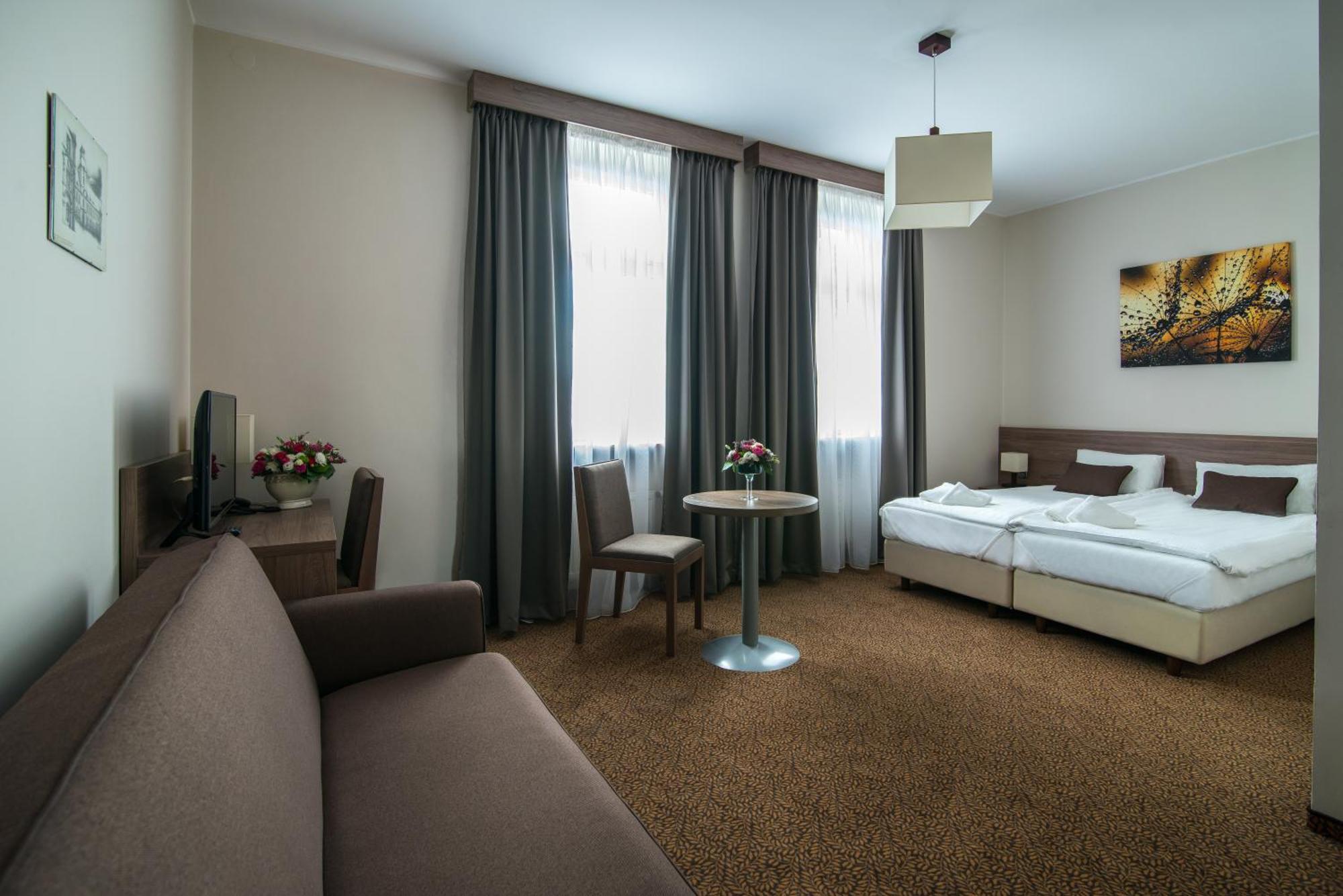 Hotel Bialy Domek Walcz Ngoại thất bức ảnh